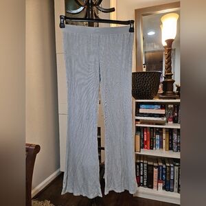 Steve Madden gray ribbed bootcut lounge pants. Medium.